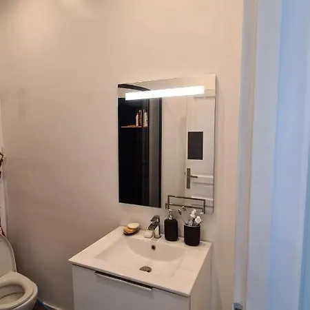 Maison De A A 450 Metres De La Croisette *